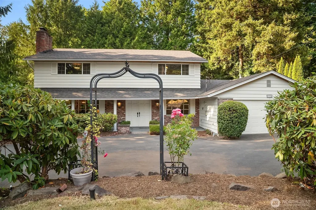6116 190th Street Kenmore WA 98028