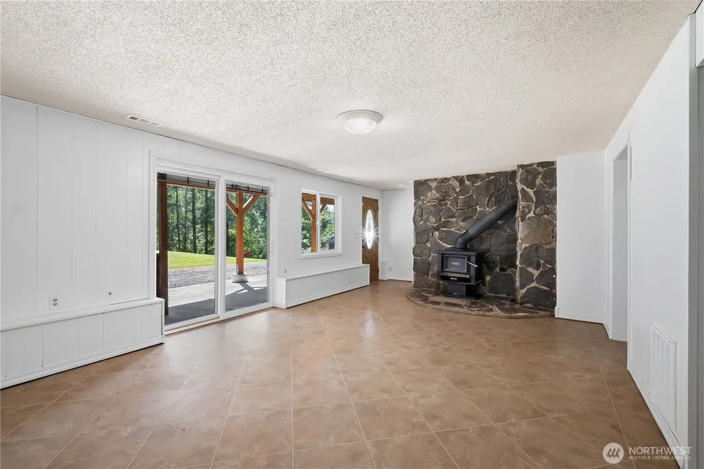 183 Pogue Lane Castle Rock WA 98611