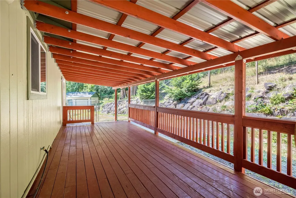 183 Pogue Lane Castle Rock WA 98611