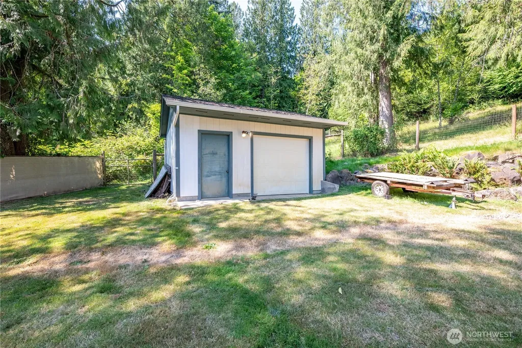 183 Pogue Lane Castle Rock WA 98611