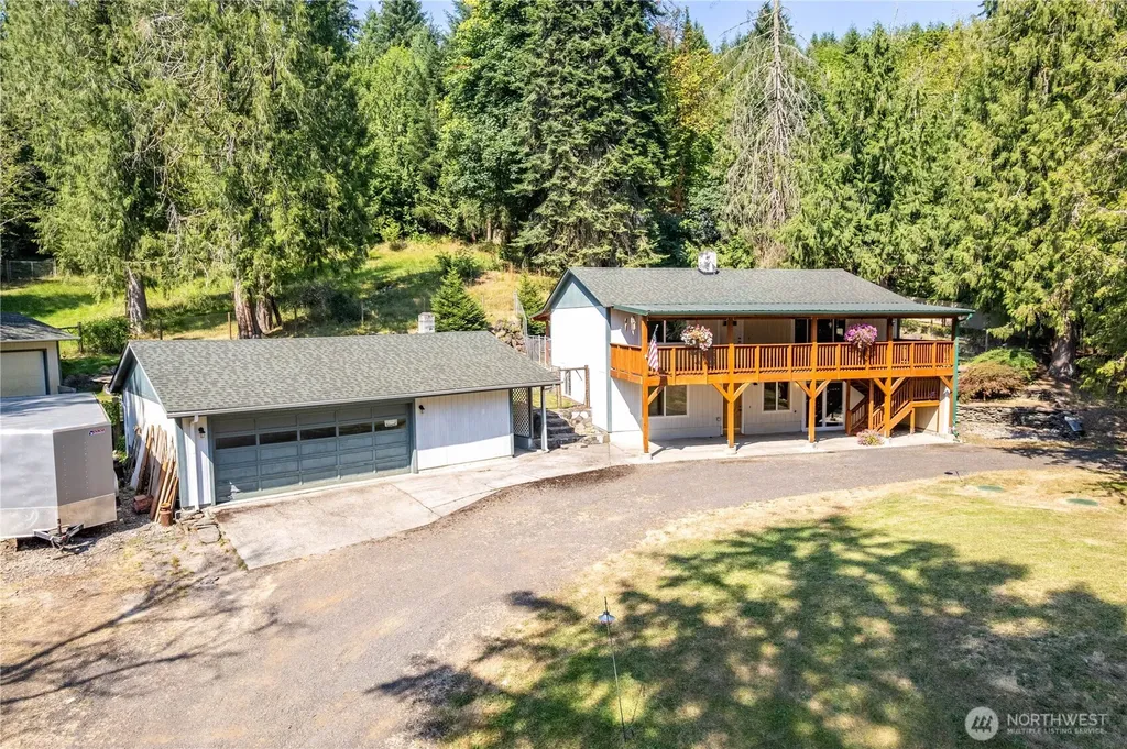 183 Pogue Lane Castle Rock WA 98611