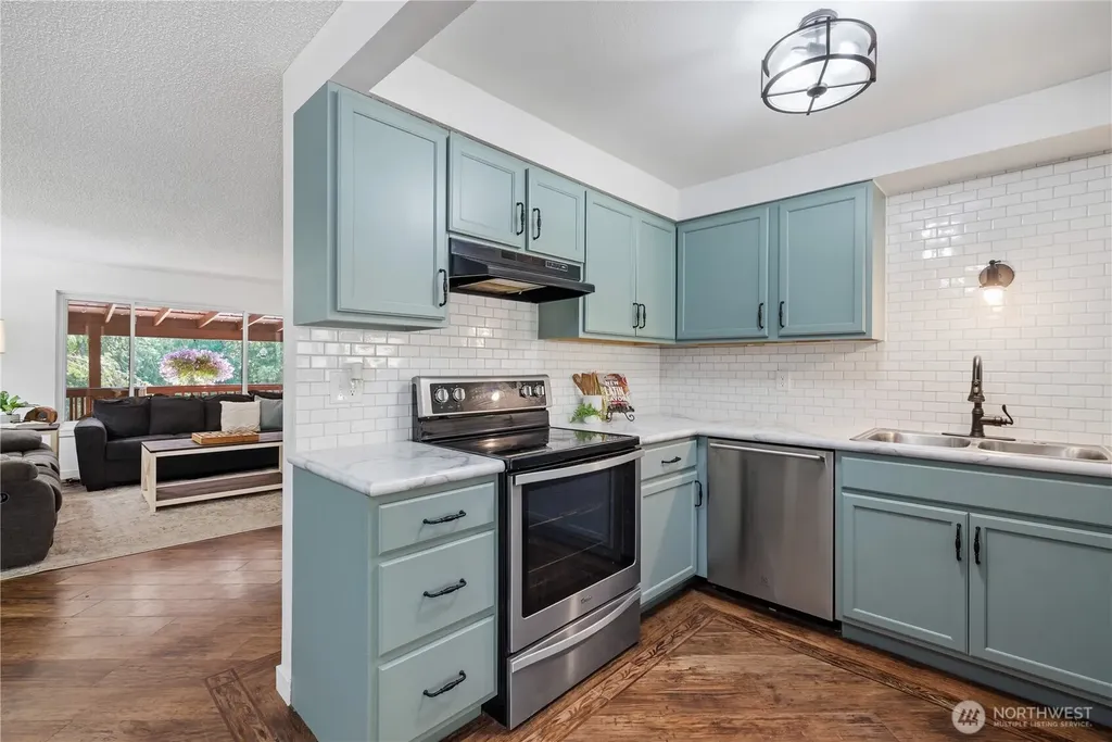 183 Pogue Lane Castle Rock WA 98611