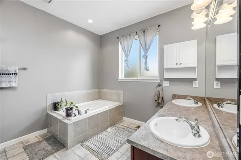 2631 Lochcarron Drive Ferndale WA 98248