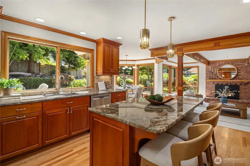 22525 SE 46th Place Sammamish WA 98075