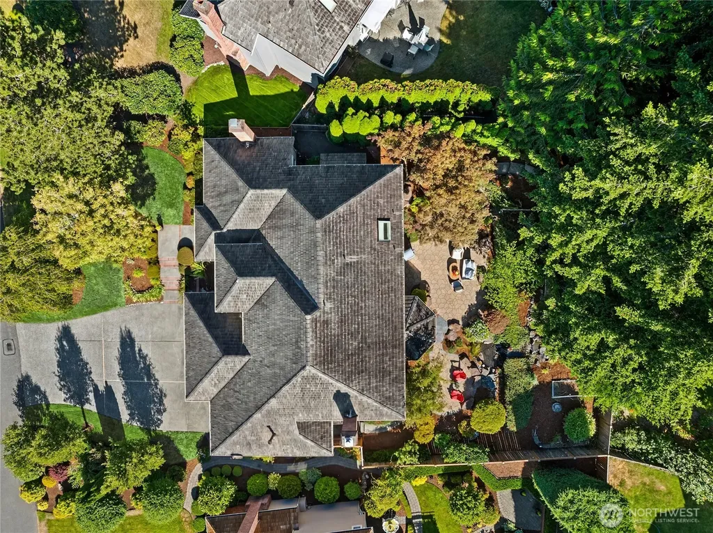 22525 SE 46th Place Sammamish WA 98075