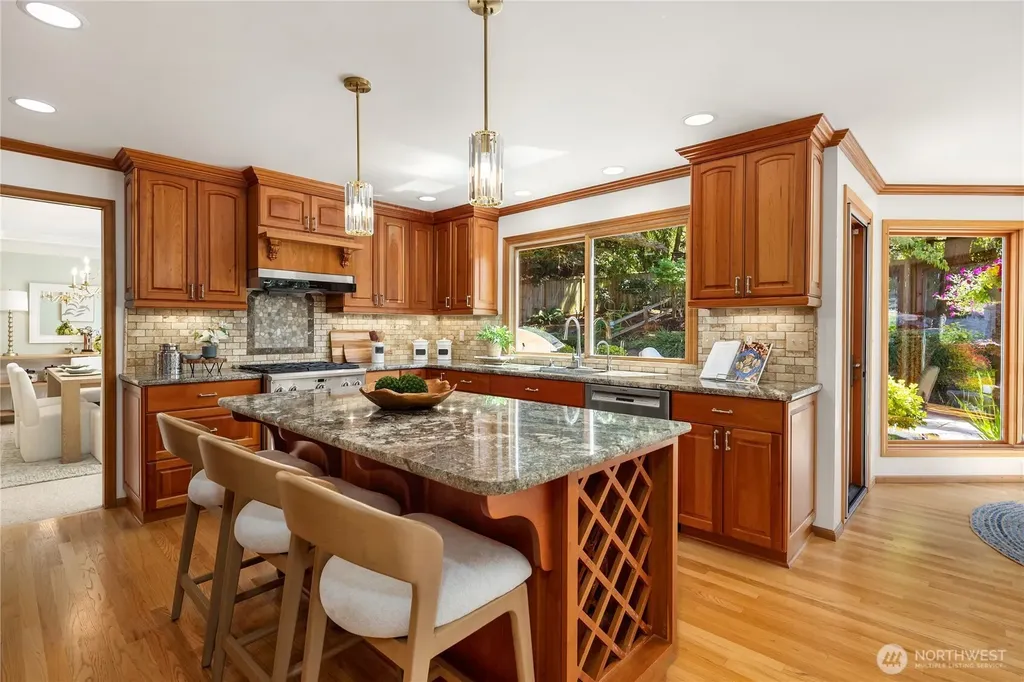 22525 SE 46th Place Sammamish WA 98075