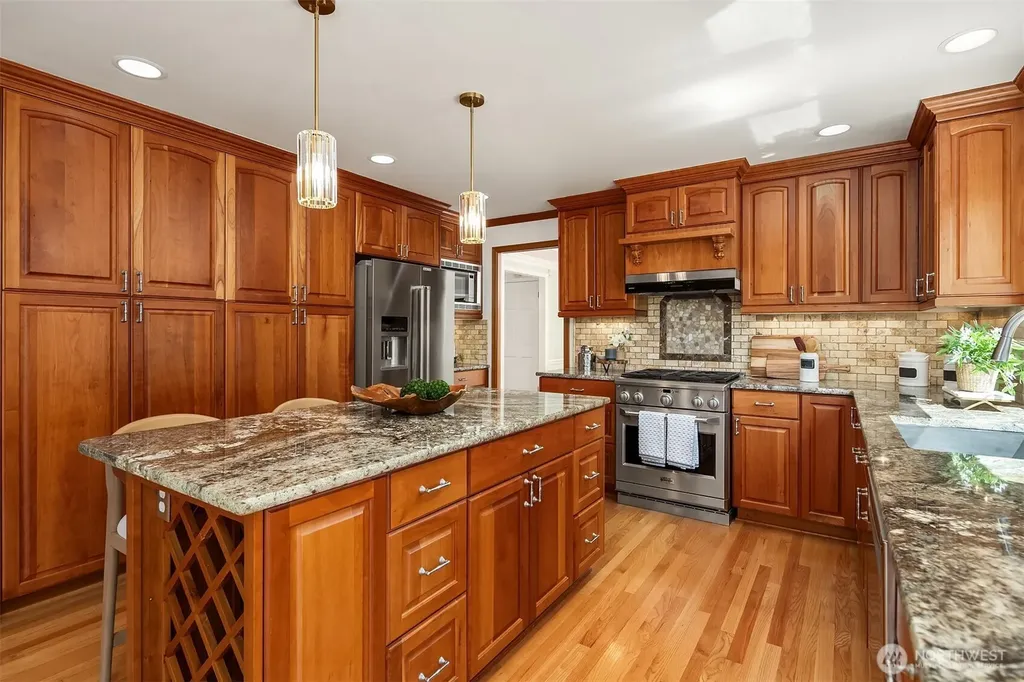 22525 SE 46th Place Sammamish WA 98075