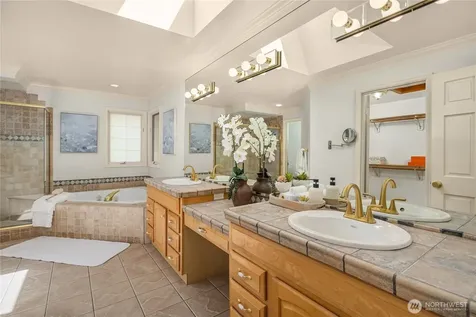 22525 SE 46th Place Sammamish WA 98075