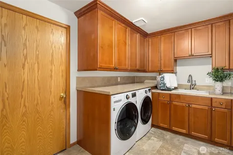 22525 SE 46th Place Sammamish WA 98075