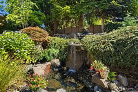 22525 SE 46th Place Sammamish WA 98075