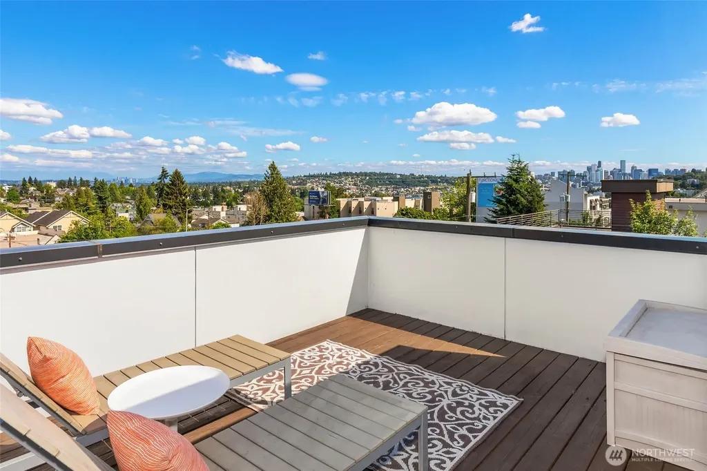 4112 Linden Avenue N Seattle WA 98103