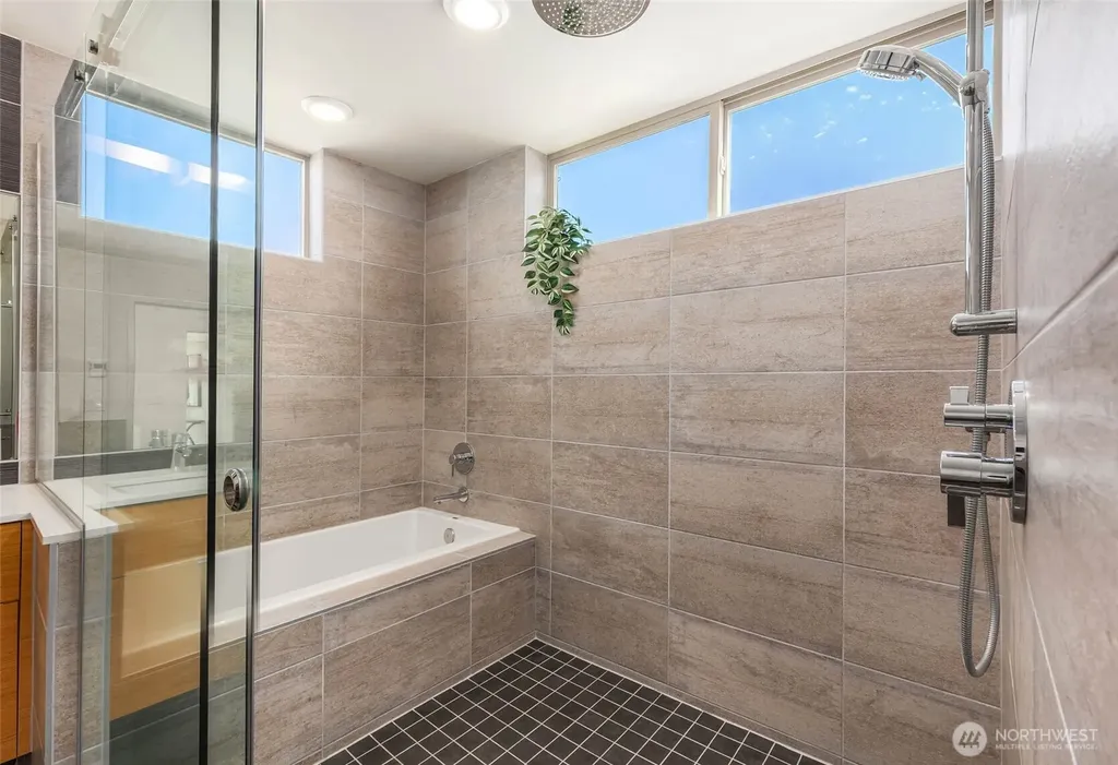 4112 Linden Avenue N Seattle WA 98103