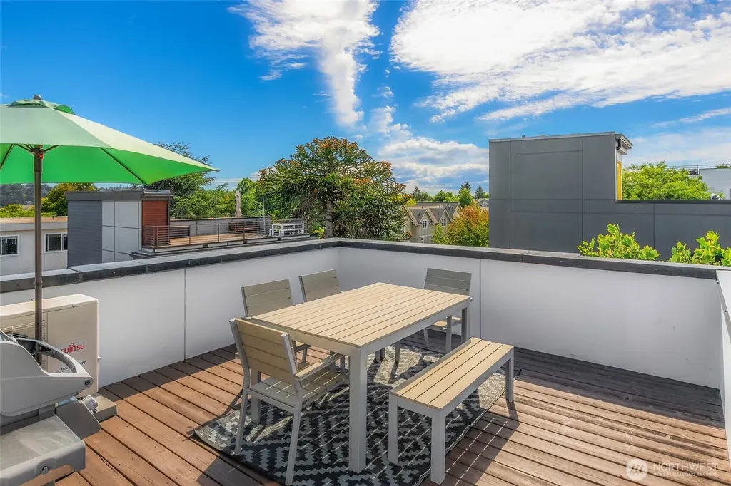 4112 Linden Avenue N Seattle WA 98103