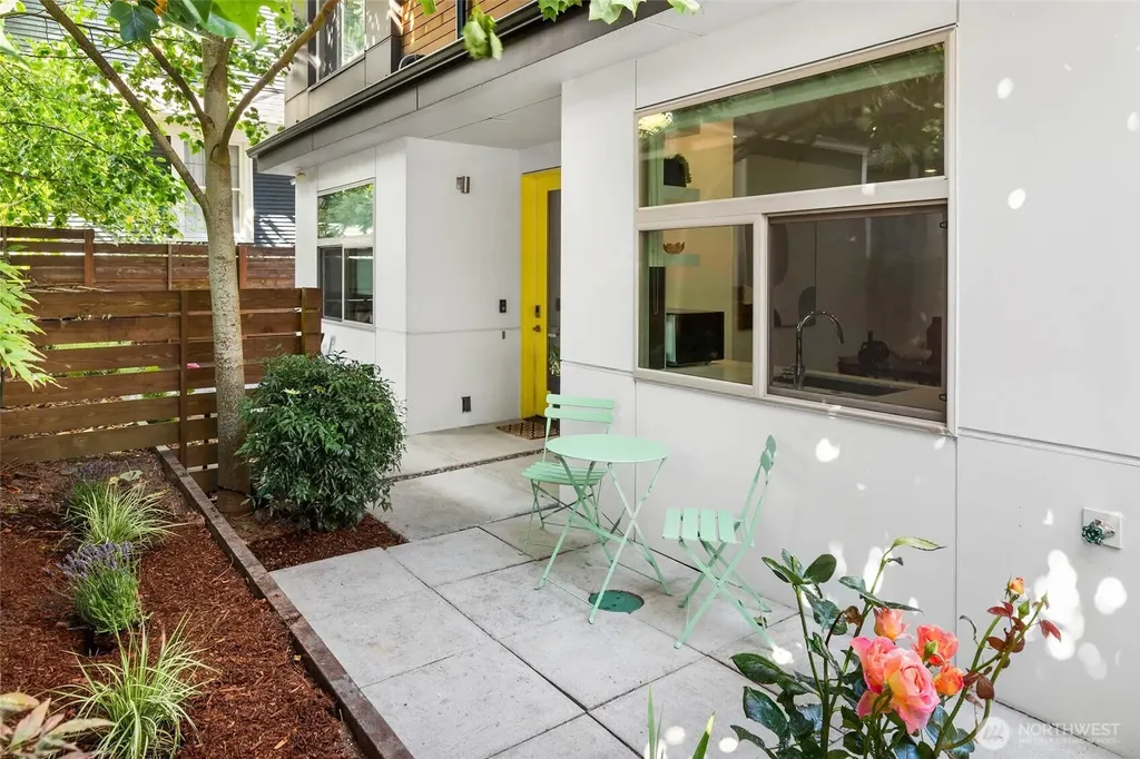4112 Linden Avenue N Seattle WA 98103