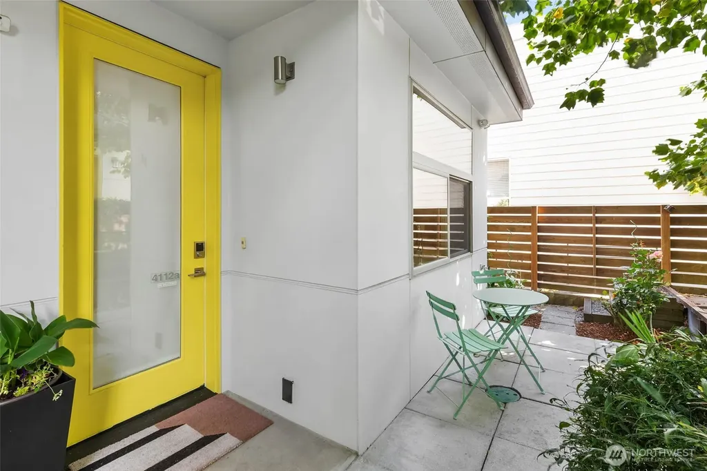 4112 Linden Avenue N Seattle WA 98103
