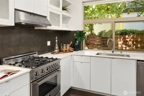 4112 Linden Avenue N Seattle WA 98103