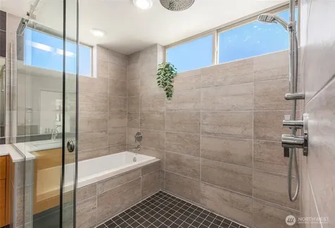 4112 Linden Avenue N Seattle WA 98103