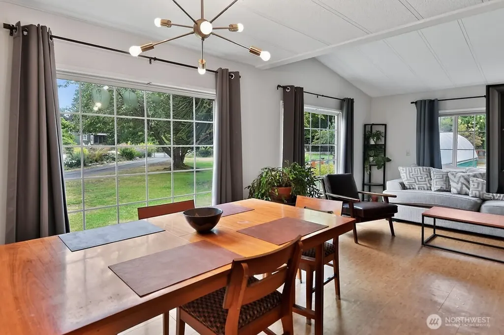 212 Robbins Road Sequim WA 98382