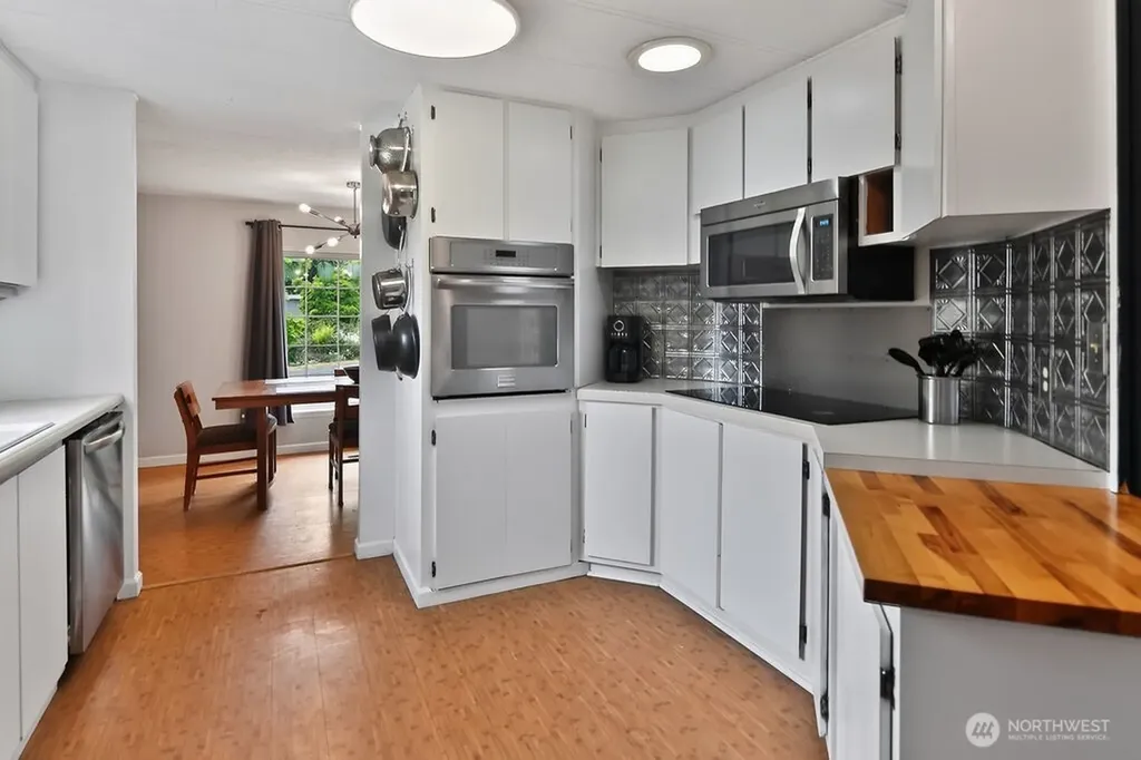 212 Robbins Road Sequim WA 98382