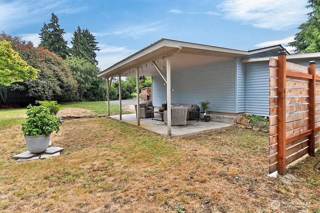 212 Robbins Road Sequim WA 98382