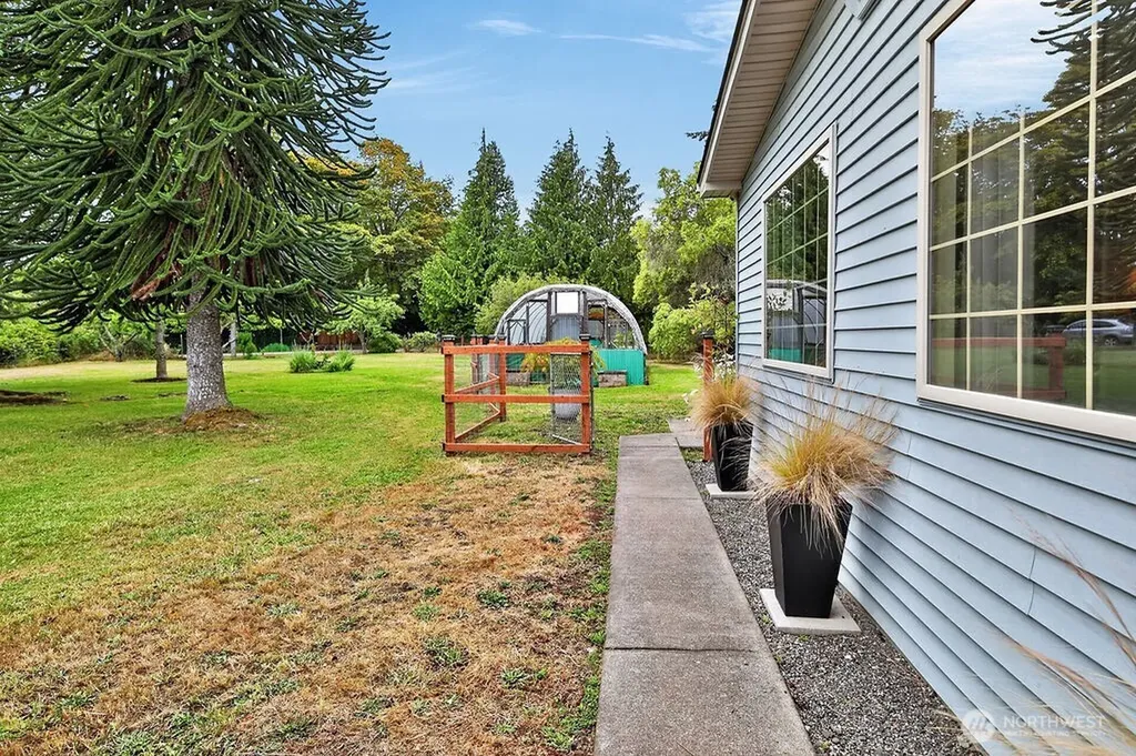 212 Robbins Road Sequim WA 98382