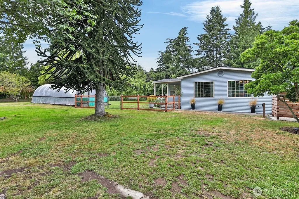 212 Robbins Road Sequim WA 98382
