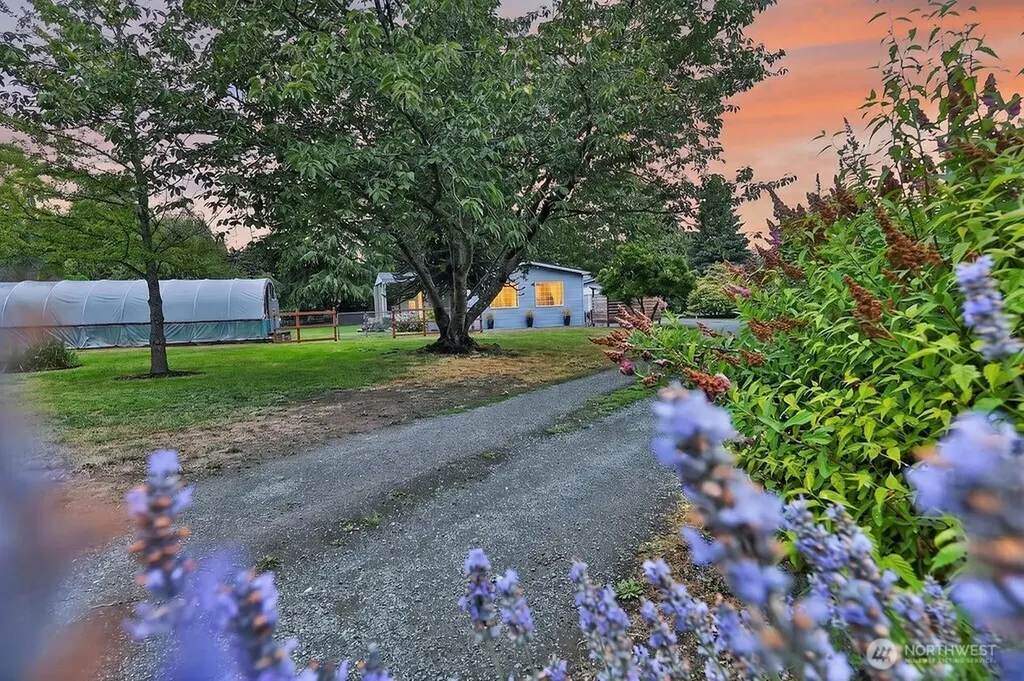 212 Robbins Road Sequim WA 98382