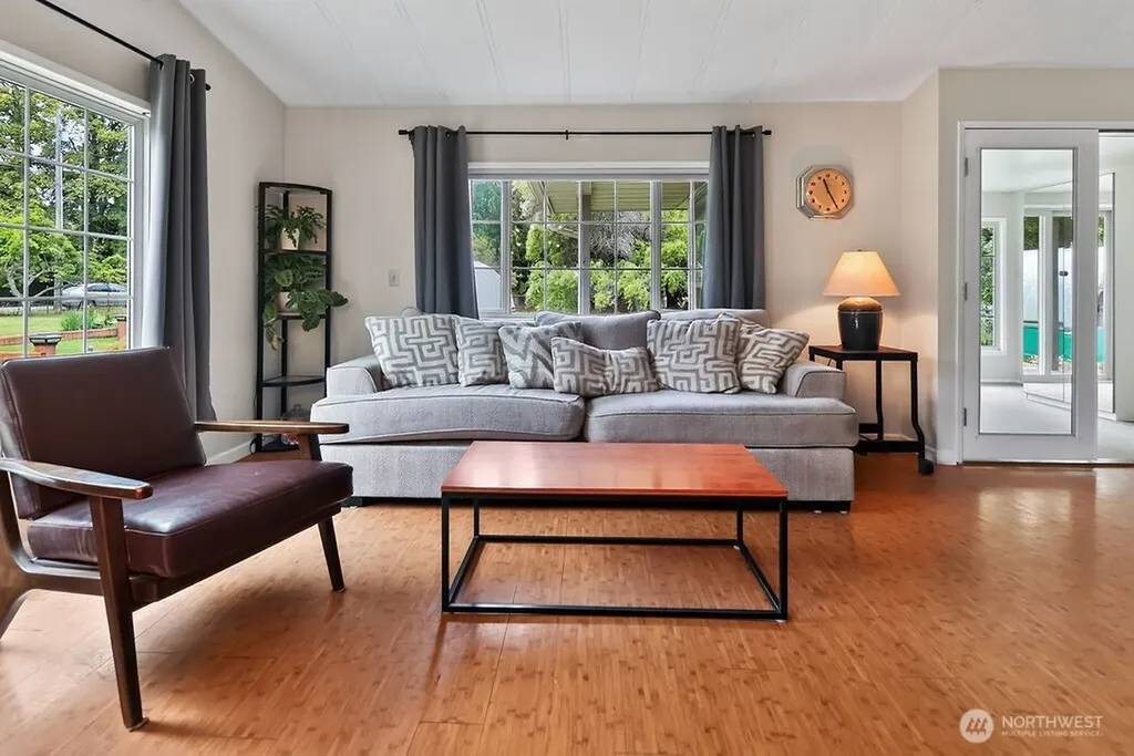 212 Robbins Road Sequim WA 98382