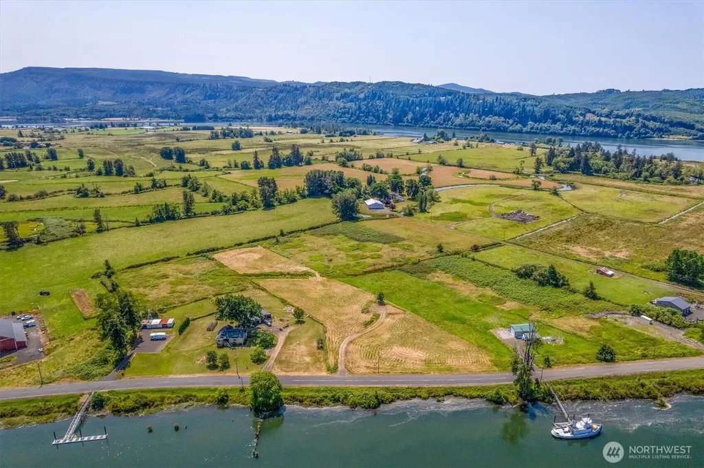 411 W Birnie Slough Road Cathlamet WA 98612