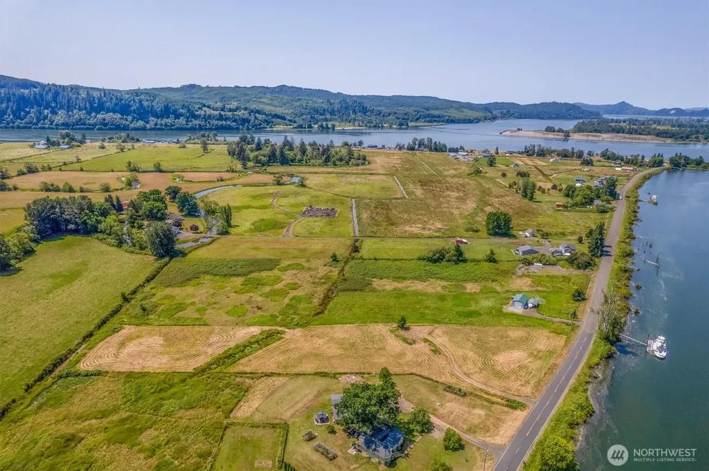411 W Birnie Slough Road Cathlamet WA 98612