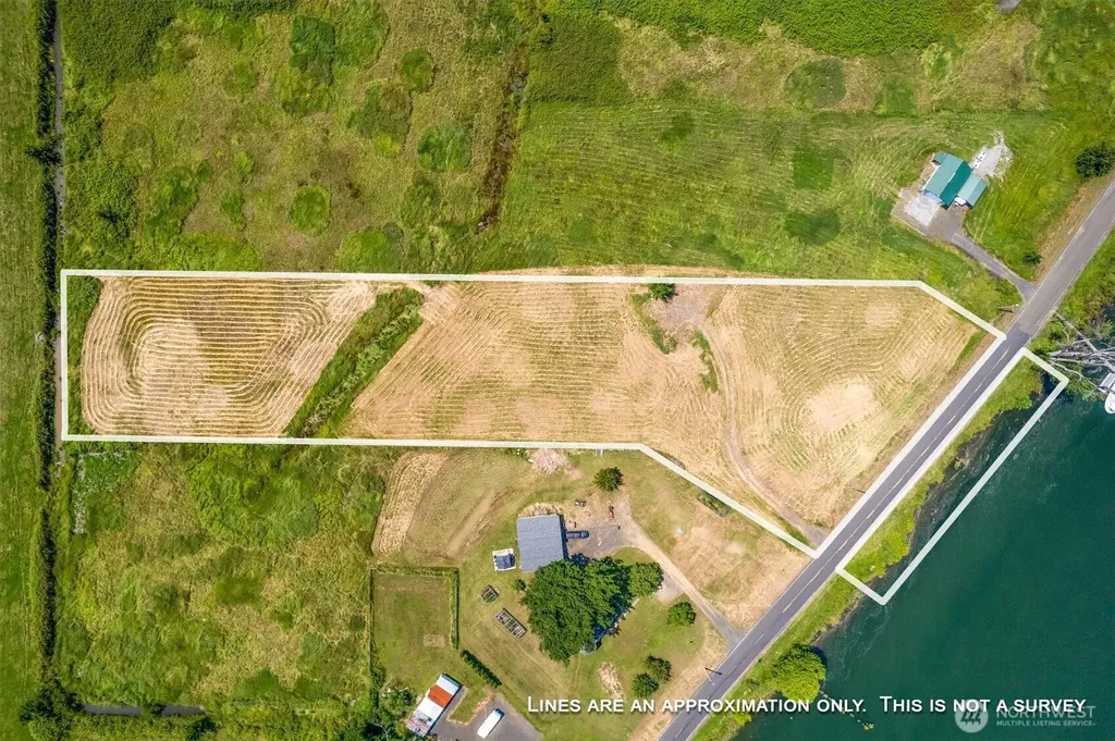 411 W Birnie Slough Road Cathlamet WA 98612