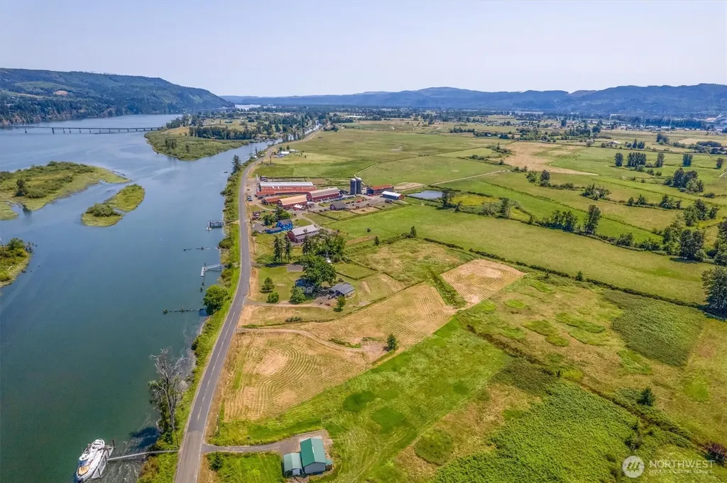 411 W Birnie Slough Road Cathlamet WA 98612