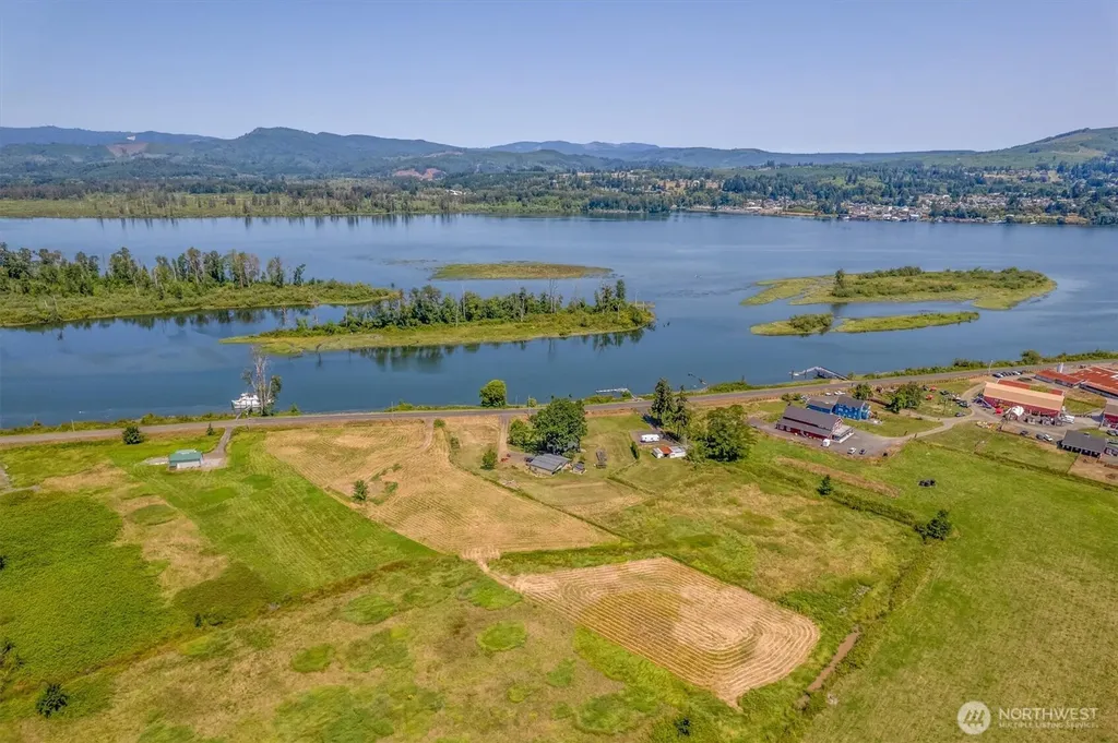 411 W Birnie Slough Road Cathlamet WA 98612