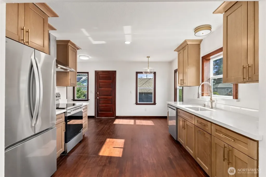 125 S 64th Street Tacoma WA 98408