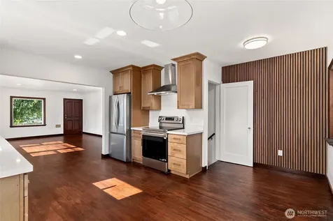 125 S 64th Street Tacoma WA 98408