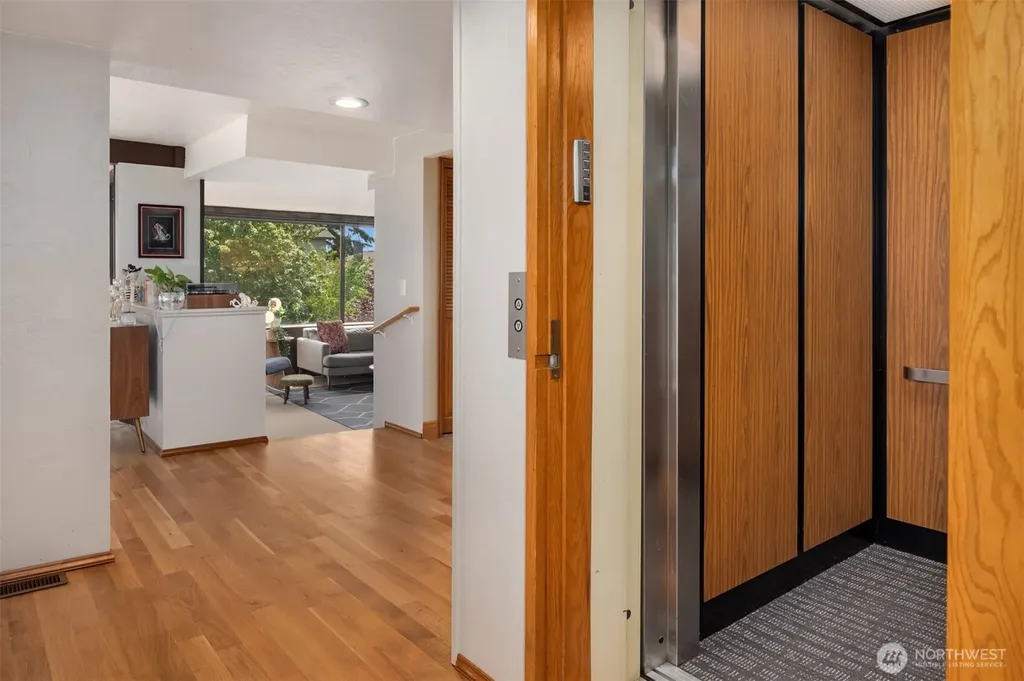 1627 California Avenue SW Seattle WA 98116
