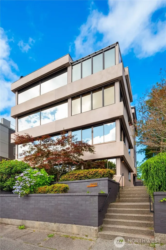 1627 California Avenue SW Seattle WA 98116