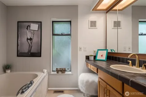 1627 California Avenue SW Seattle WA 98116