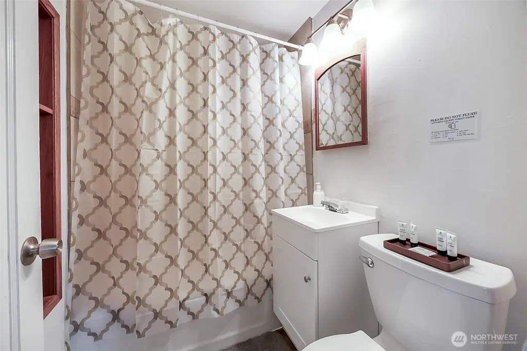 9201 36 Avenue S Seattle WA 98118