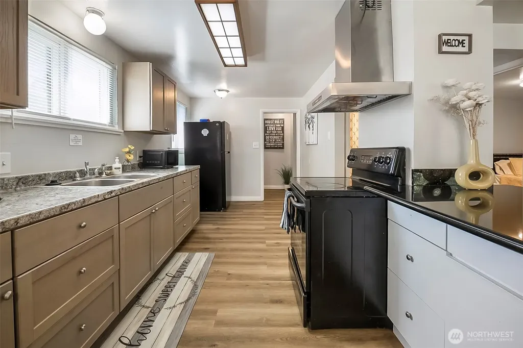 9201 36 Avenue S Seattle WA 98118