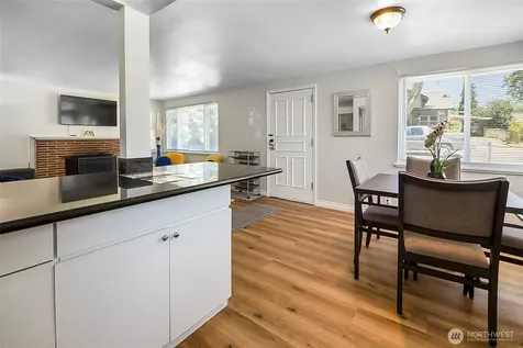 9201 36 Avenue S Seattle WA 98118