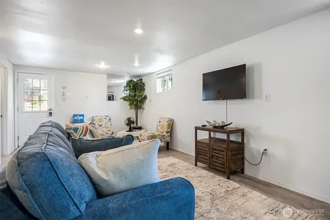 9201 36 Avenue S Seattle WA 98118