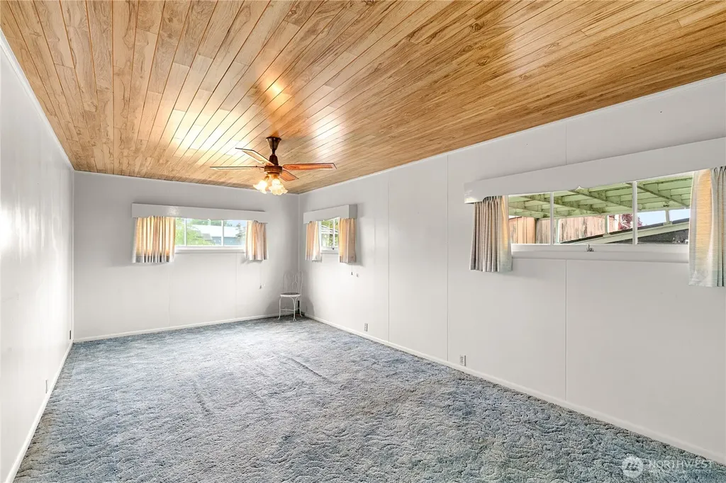 912 3rd Street Hoquiam WA 98550