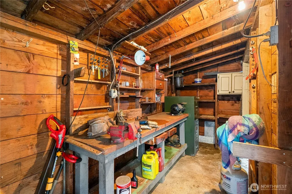 912 3rd Street Hoquiam WA 98550