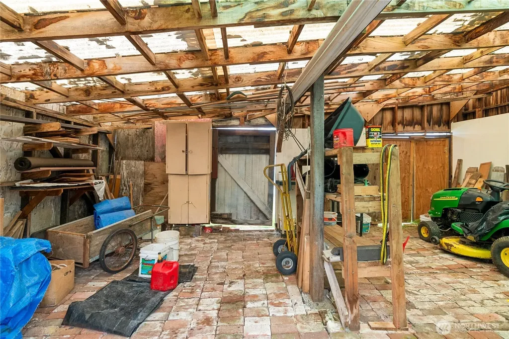 912 3rd Street Hoquiam WA 98550