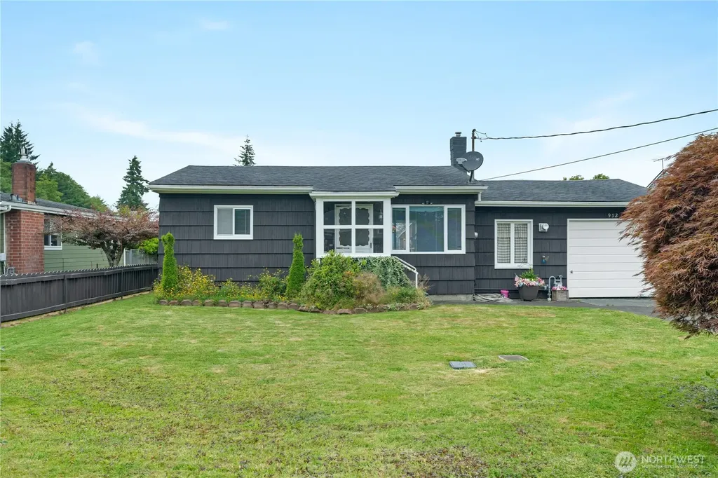 912 3rd Street Hoquiam WA 98550