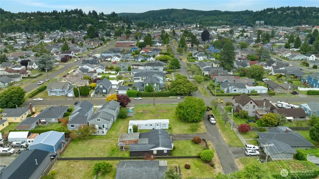 912 3rd Street Hoquiam WA 98550