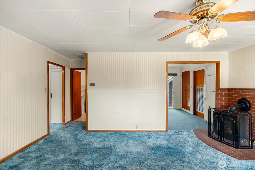 912 3rd Street Hoquiam WA 98550