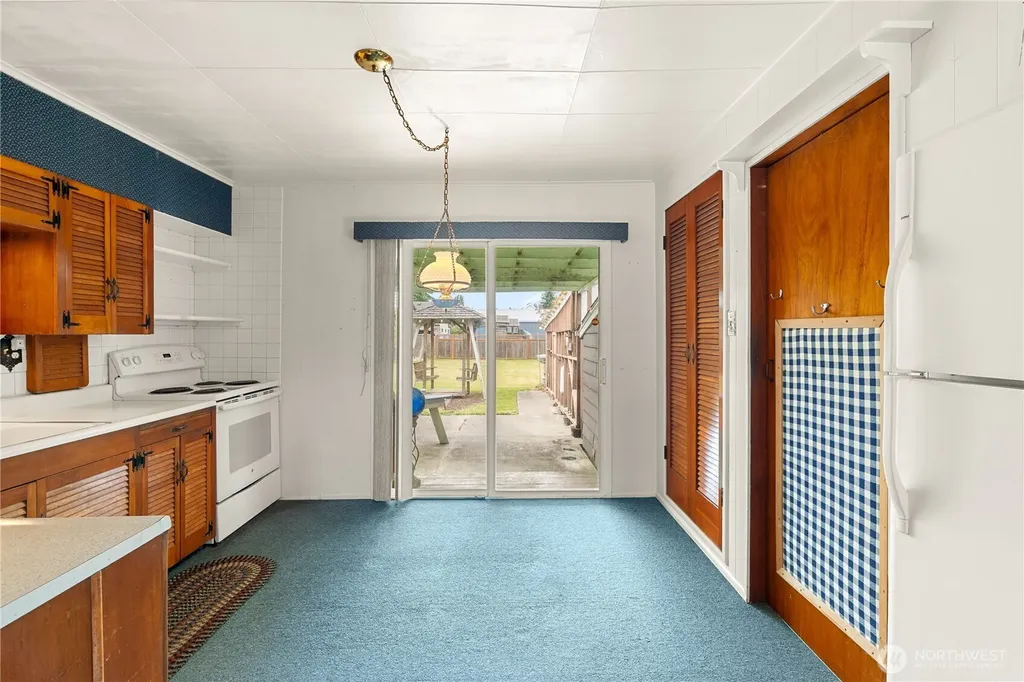 912 3rd Street Hoquiam WA 98550
