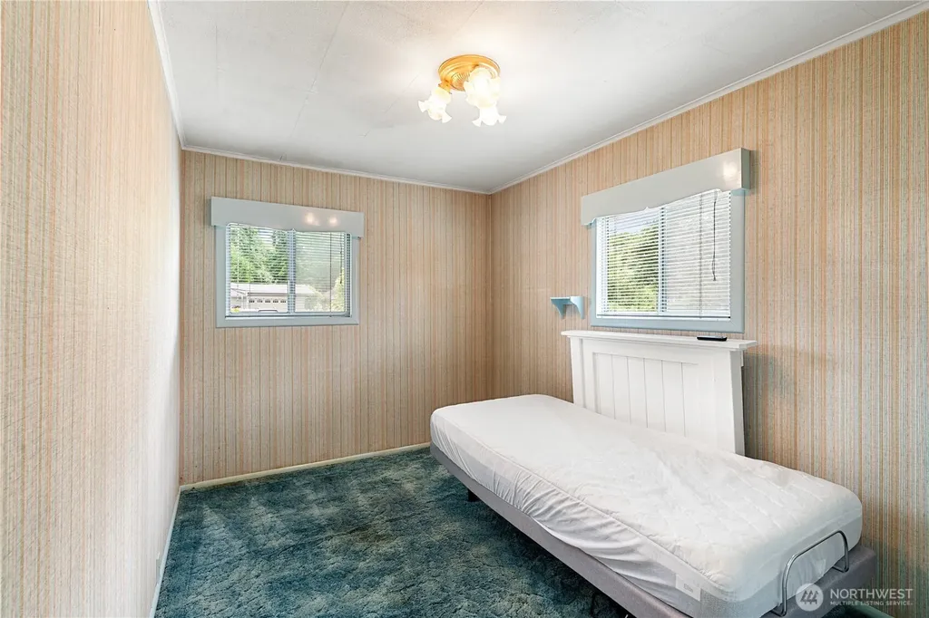 912 3rd Street Hoquiam WA 98550